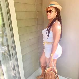 Meet your Posher, Ebony